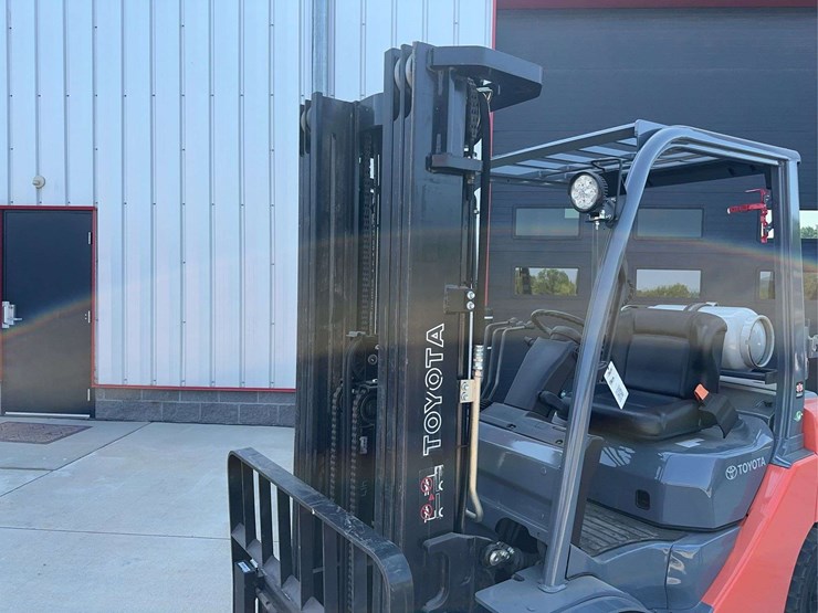 2014-toyota-sfgu25-forklift-image-11