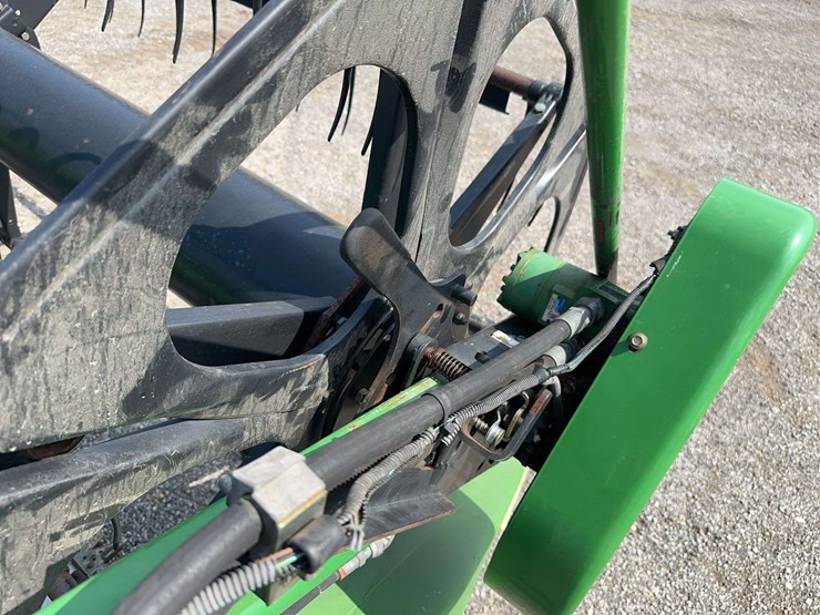 2013-john-deere-635f-image-26