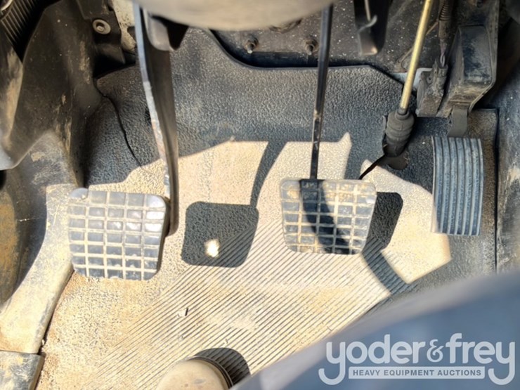 2003-international-durastar-4300-image-34