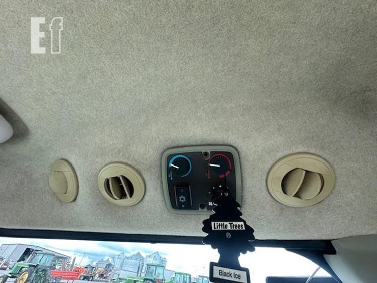 2011-john-deere-4720-image-33
