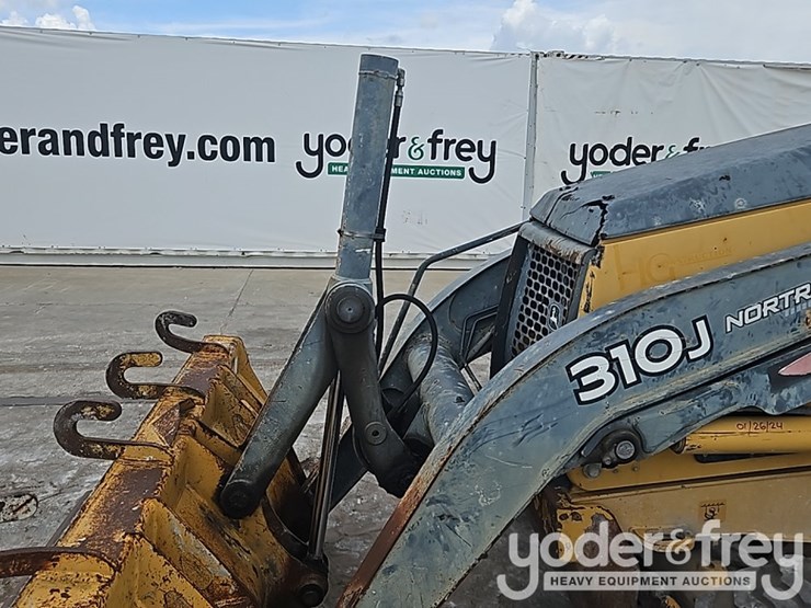 2011-deere-310j-image-15