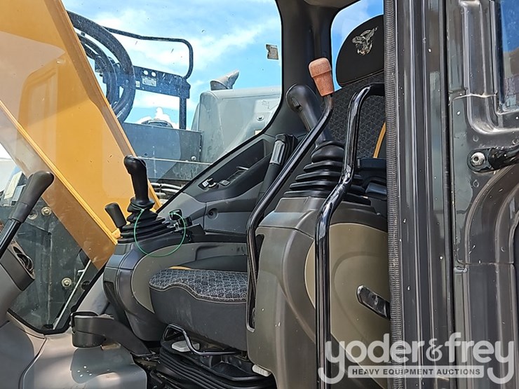 2018-case-cx145dsr-image-39