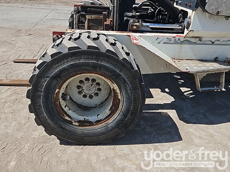 2004-moffett-m5500-image-17