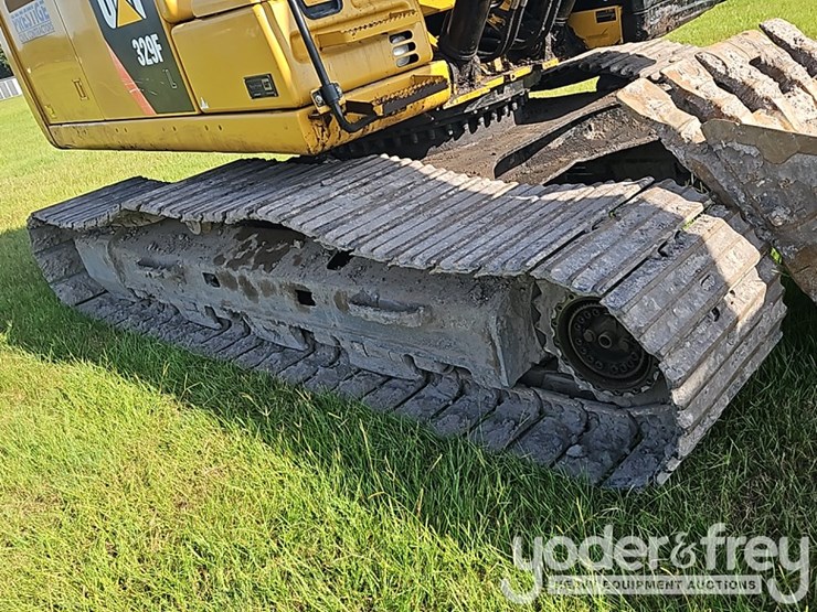 2015-caterpillar-329fl-image-11