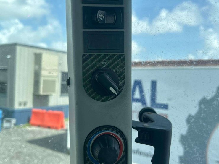 2018-new-holland-ts6.120-image-11
