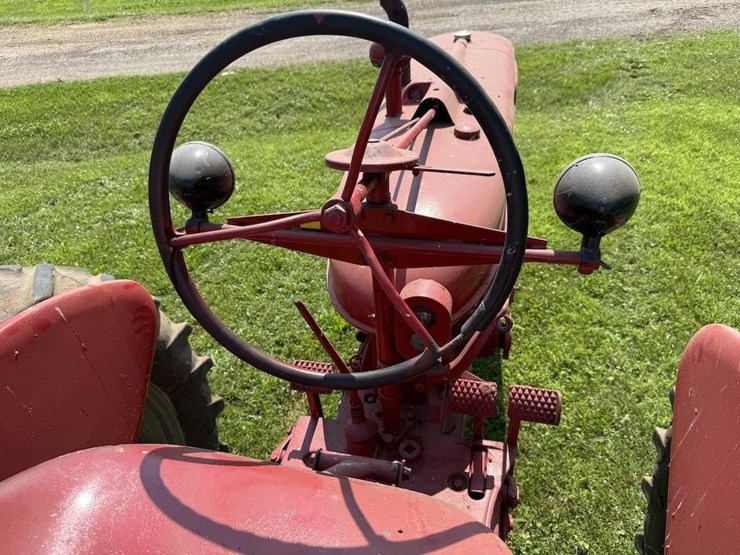 farmall-h-tractor-image-11