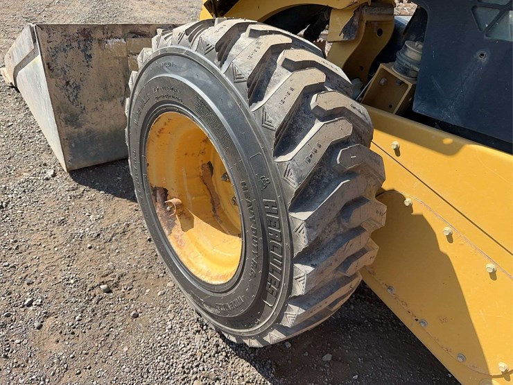 2018-caterpillar-262d-image-7