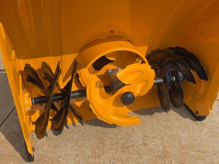 2023-cub-cadet-3x30-hd-snowblower-image-14
