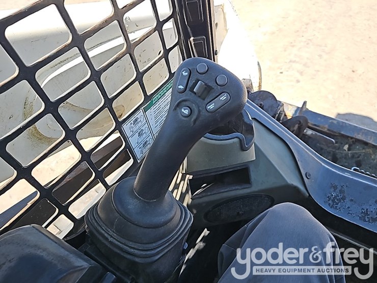 2017-bobcat-t590-image-24