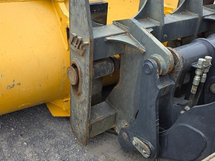 2021-deere-524l-image-12