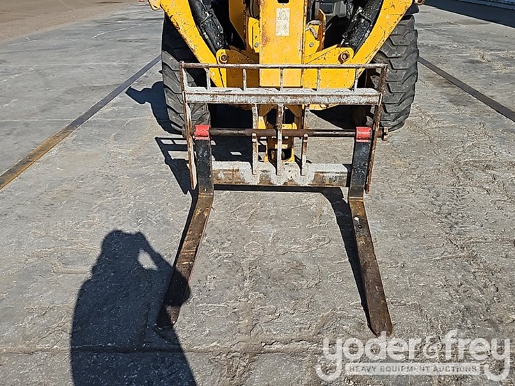 2016-jcb-510-56-image-17