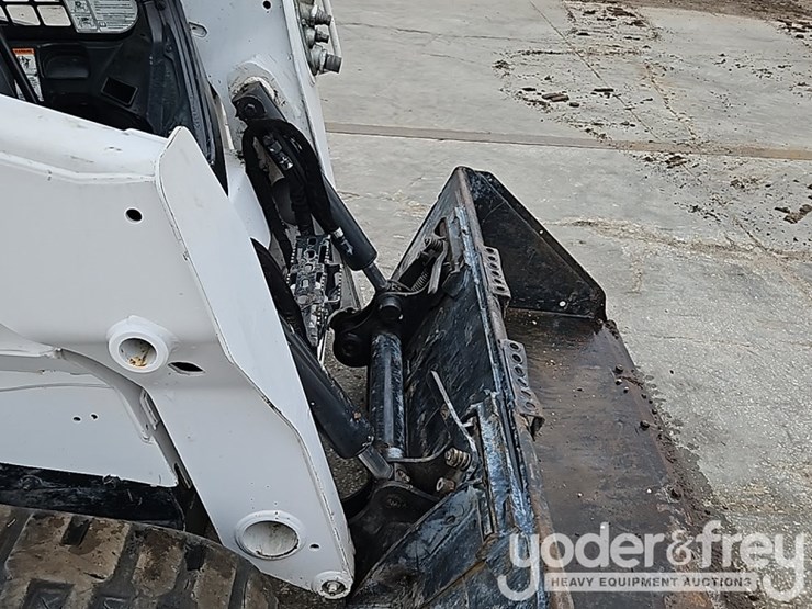 2020-bobcat-t595-image-11