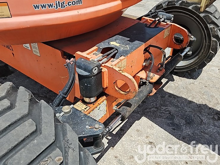 2017-jlg-600aj-image-20