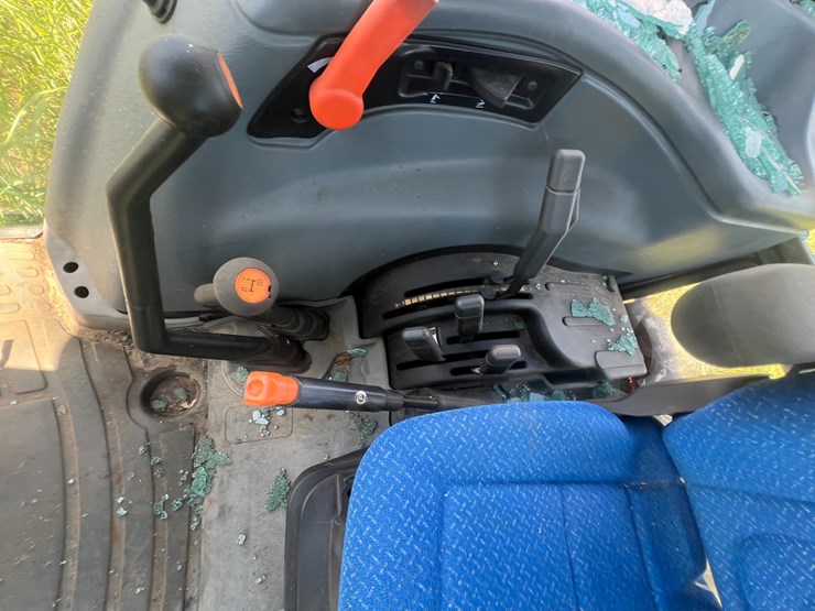 new-holland-tl100a-image-28