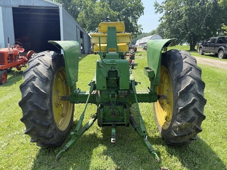 john-deere-3010-image-5