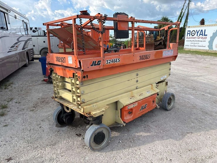 2018-jlg-3246es-image-3
