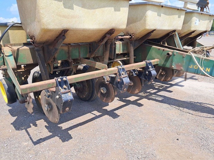 john-deere-7000-image-10