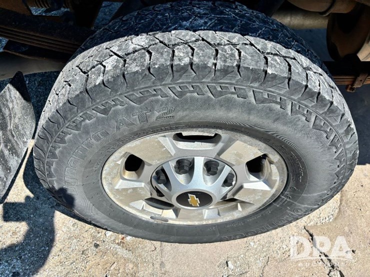 2013-chevrolet-silverado-2500-lt-image-42