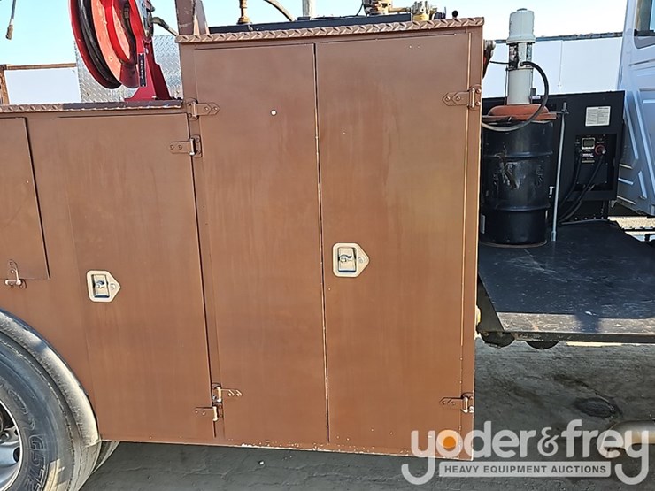 2016-international-durastar-4300-image-22
