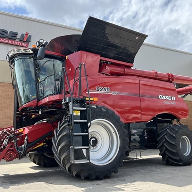 2023 CASE IH 8250