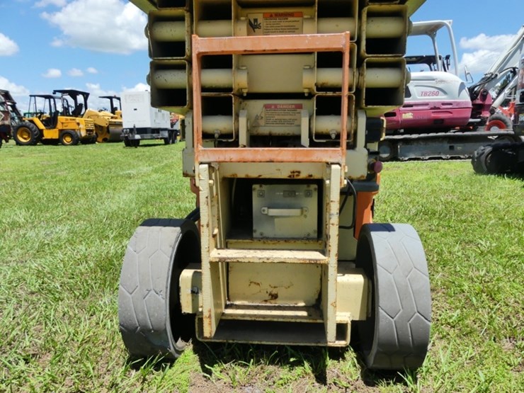 jlg-2030es-image-9