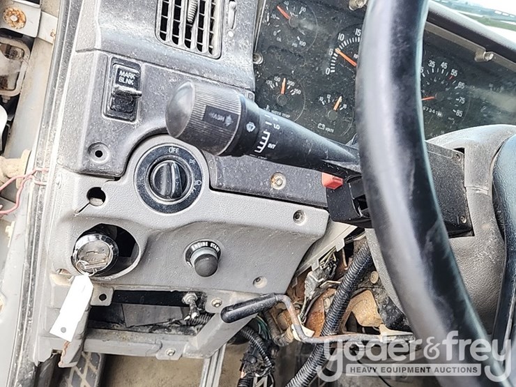 1998-ford-l9000-image-34