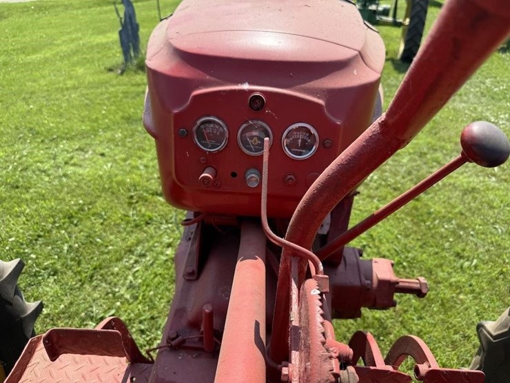 massey-ferguson-30-image-11