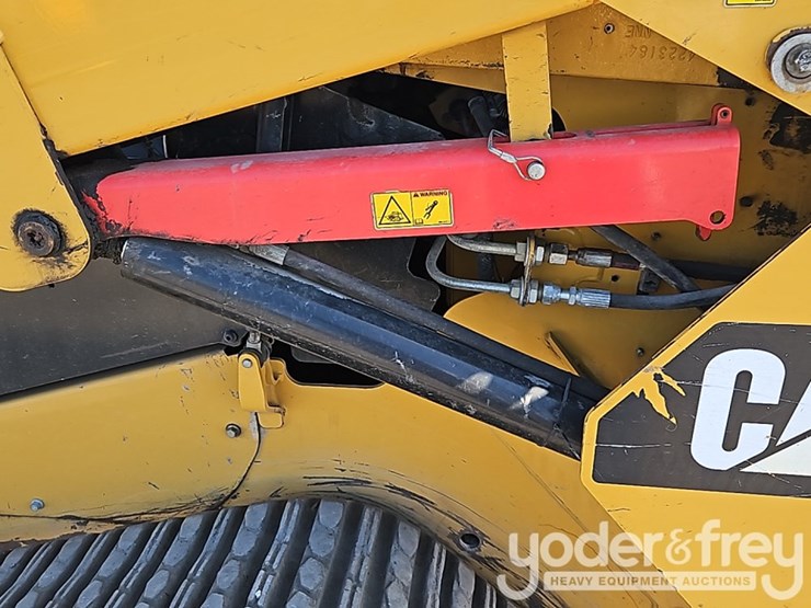2015-caterpillar-257d-image-20