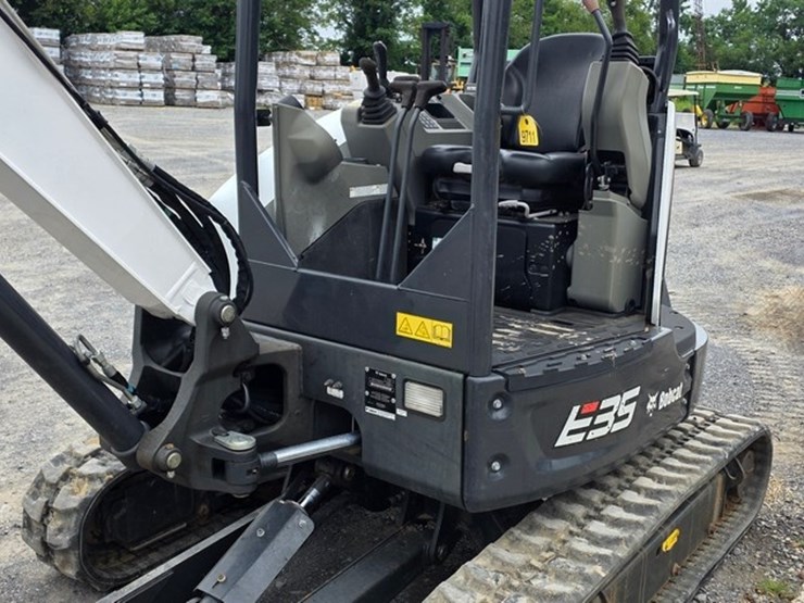 2019-bobcat-e35i-image-12