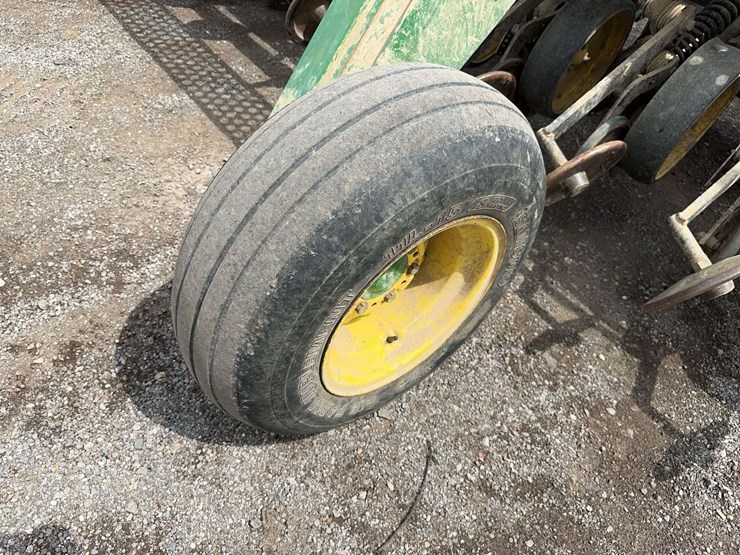 john-deere-750-image-6