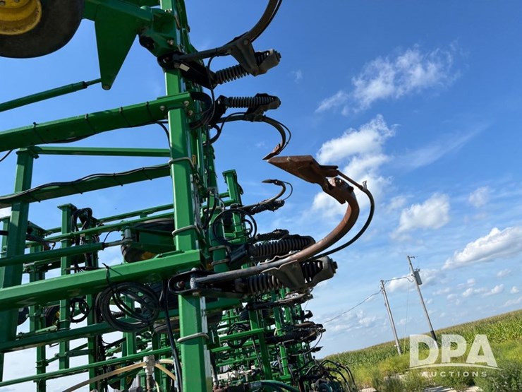 john-deere-2410-image-9