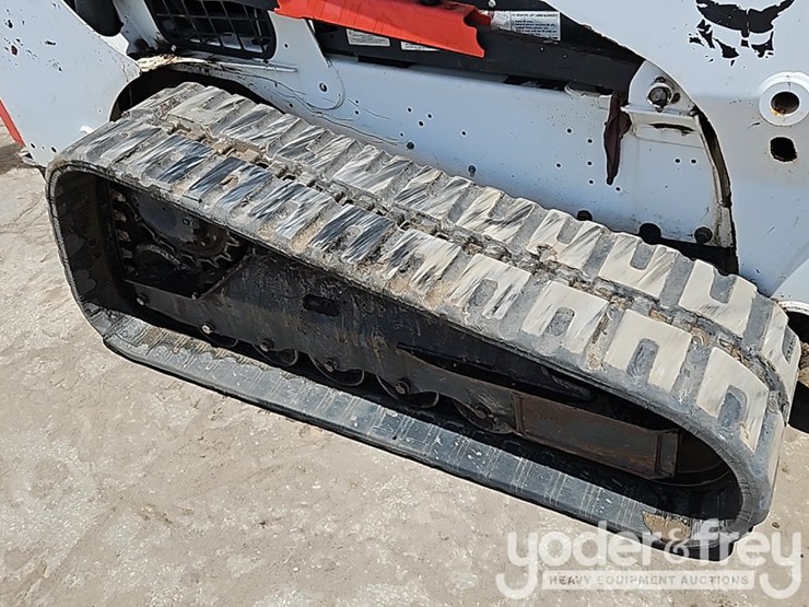 2019-bobcat-t740-image-11