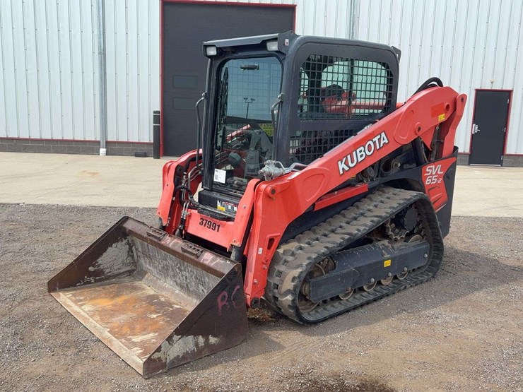 2019-kubota-svl65-2-image-1