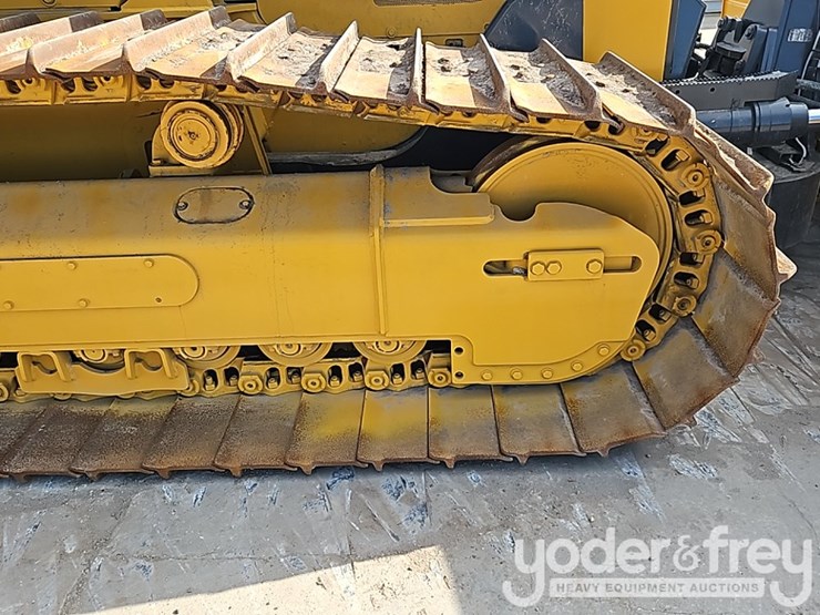 2022-deere-750l-image-13