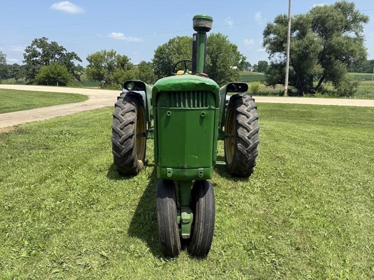 john-deere-3010-image-2