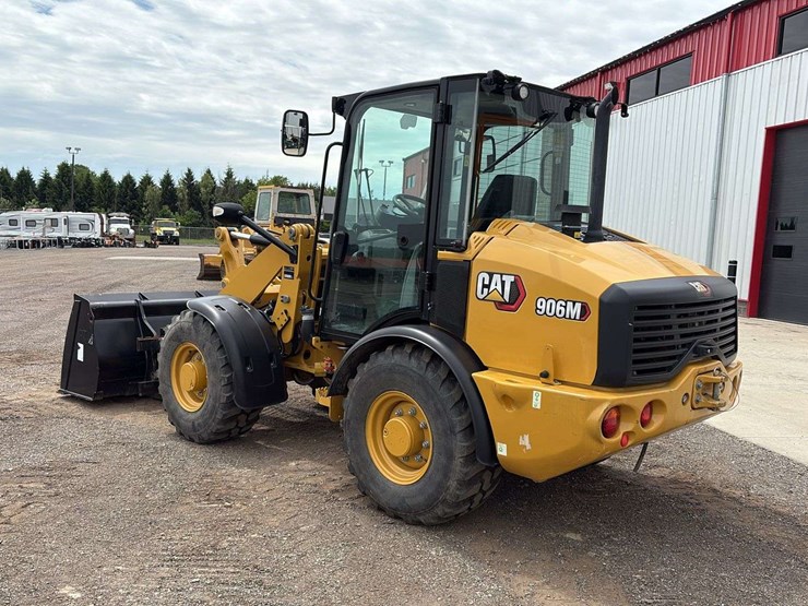 2022-caterpillar-906m-image-4