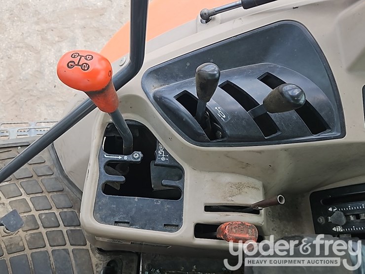 2013-kubota-m9960d-image-22