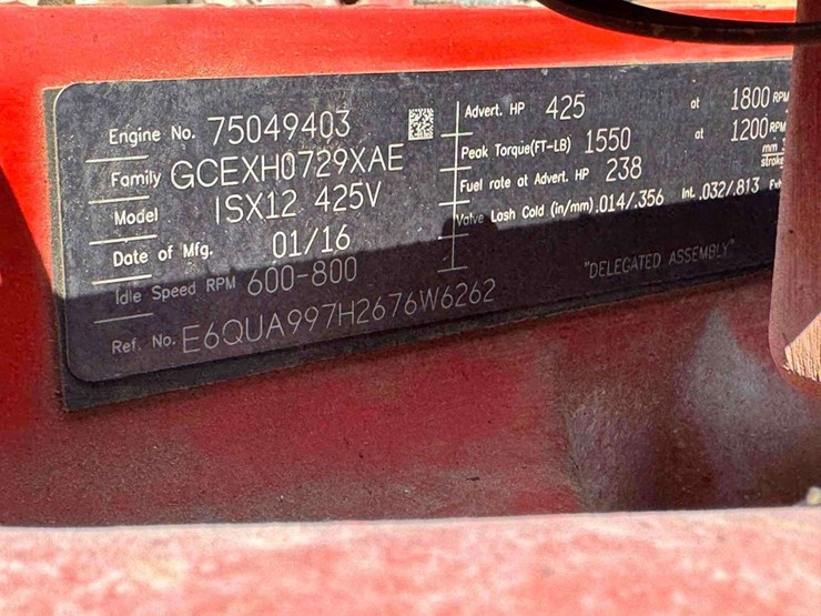 2016-peterbilt-567-image-8