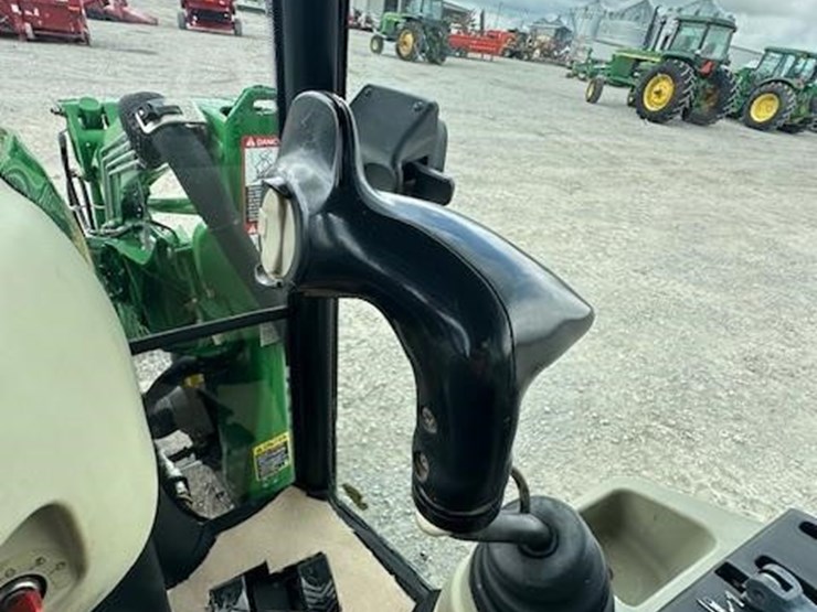 2011-john-deere-4720-image-26