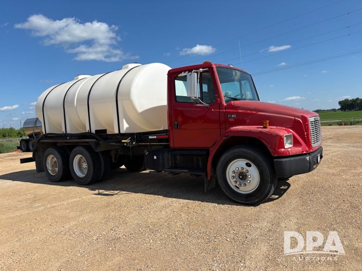 1995-freightliner-fl80-image-22
