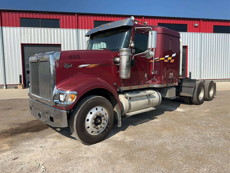 2005-international-9900i-image-1