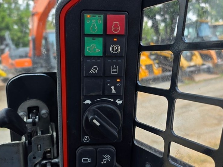 2023-bobcat-t66-image-53