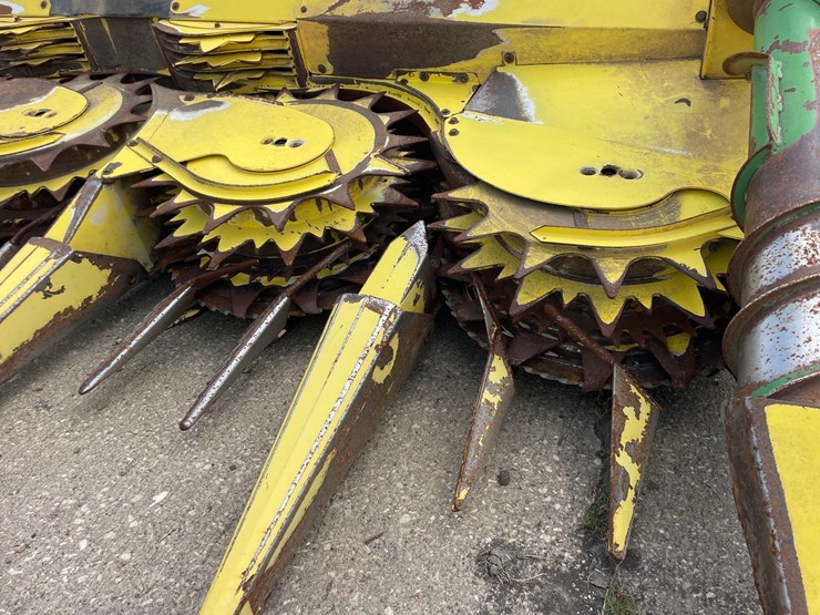 john-deere-688-image-21