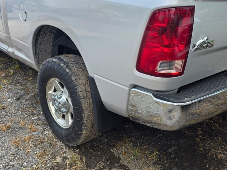 2011-dodge-2500-image-16