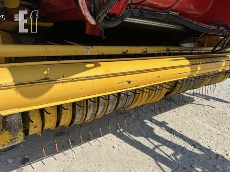 new-holland-roll-belt-560-image-24