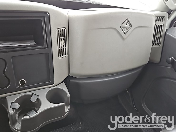 2015-international-durastar-4300-image-35
