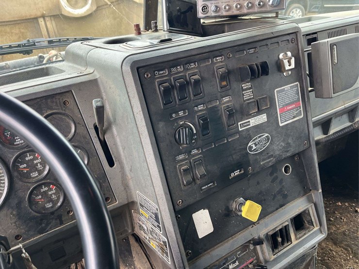 1999-mack-ch6-dump-truck-image-22