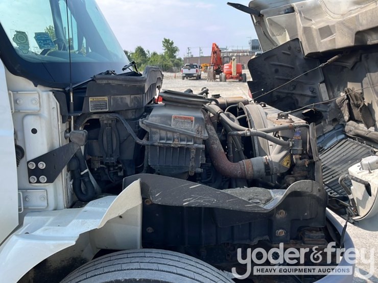 2013-international-durastar-4300-image-26