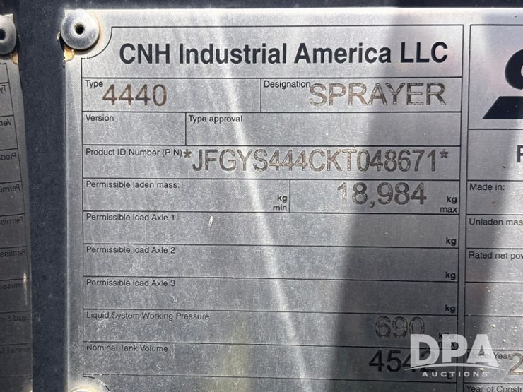 2019-case-ih-patriot-4440-image-131