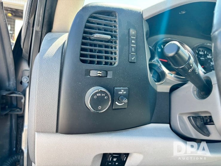 2013-chevrolet-silverado-2500-lt-image-79